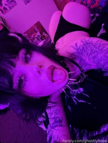 Deadlyydoll image