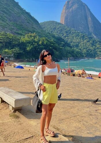 Debora varella image