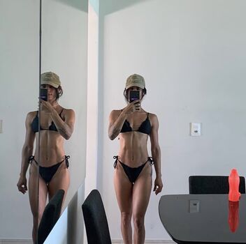 Debora varella image