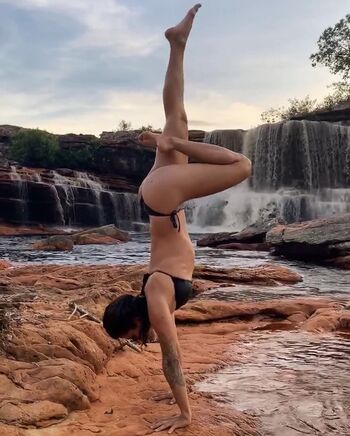 Debora varella image