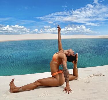 Debora varella image