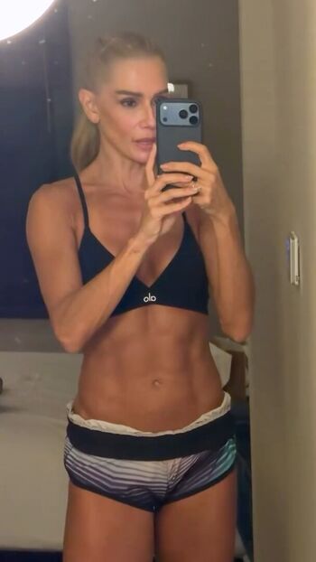 Deborah Secco