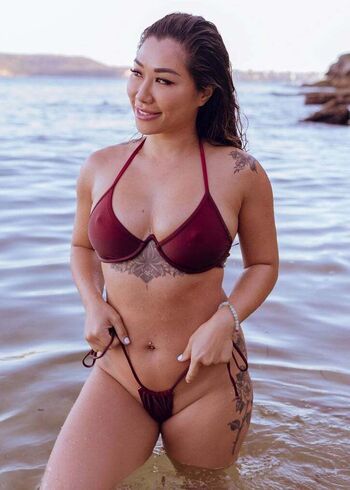 Dee nguyen image