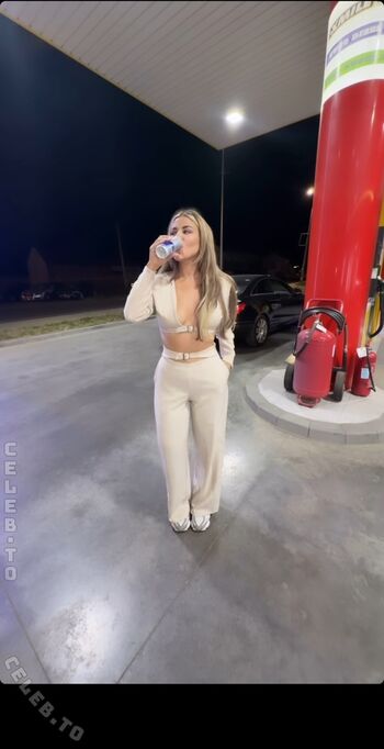 Deeanaofficial image
