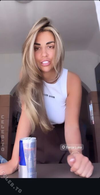 Deeanaofficial image