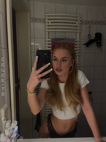 deinekleineblondine