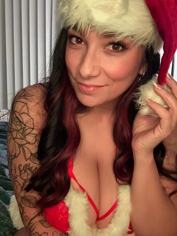 Delila dez claw image