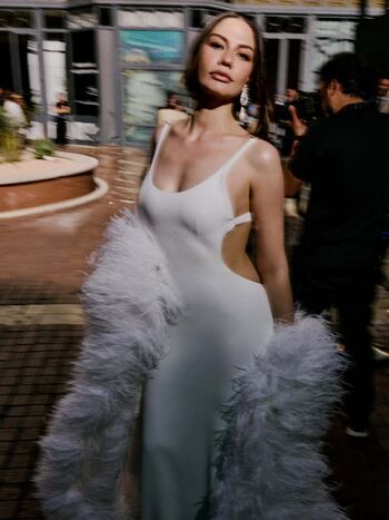 Demet ozdemir page 2 image