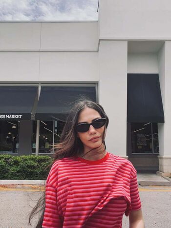 Demet ozdemir image