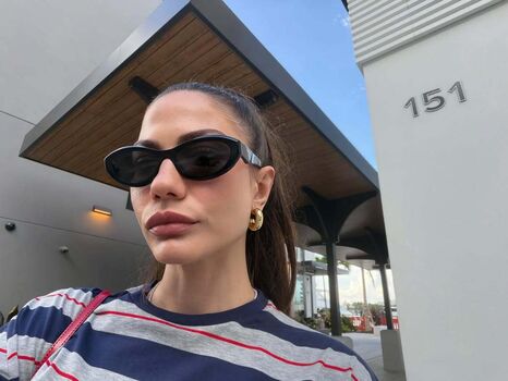 Demet ozdemir image