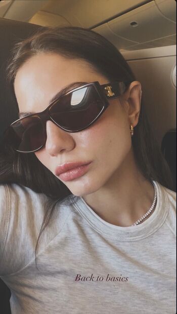 Demet ozdemir image