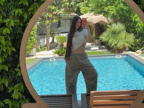 Demet ozdemir image