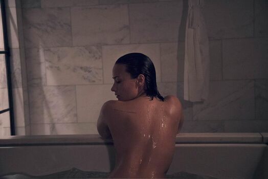 Demi lovato image