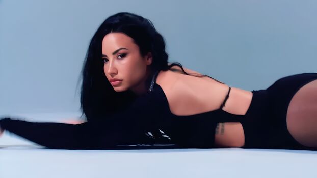 Demi lovato image