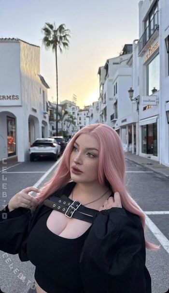 Denise langemak image