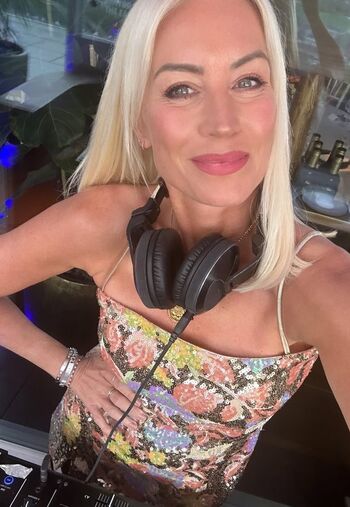 Denise van outen image