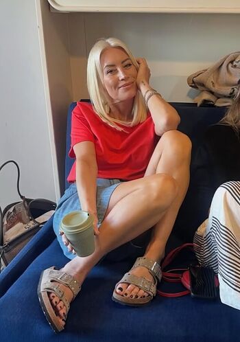 Denise van outen image