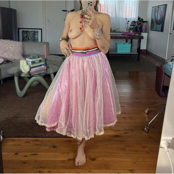 Depop wins image