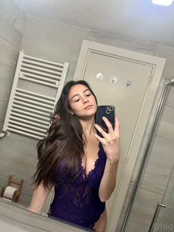 Derlydaniela image