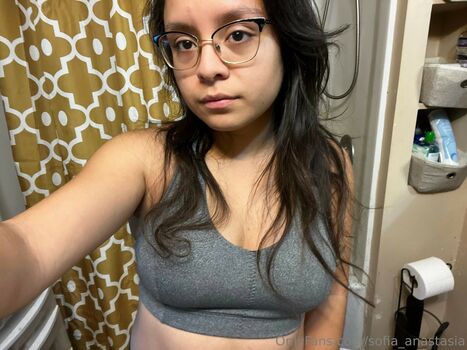 Desiree gomez image