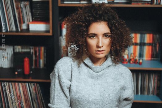 Desiree ronit image
