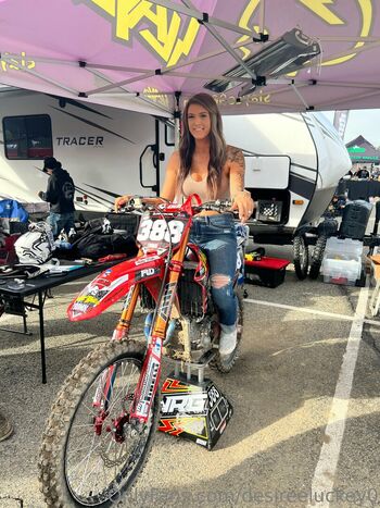 Desireeluckey0 image