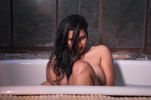 Devi The Model