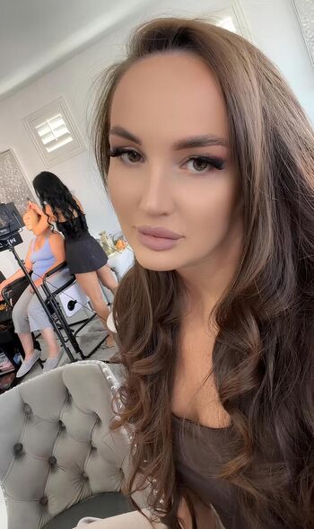Diana avsaragova image