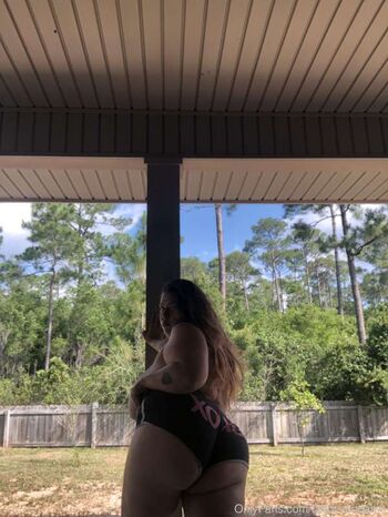 Dick gobbler tabby image