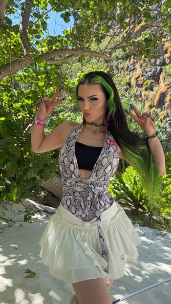 Dilaraa page 2 image