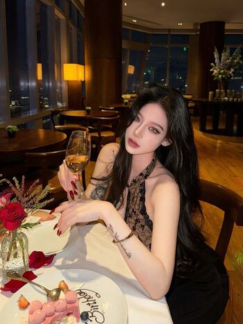 Dinonoz page 2 image