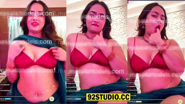 Divya mistry image