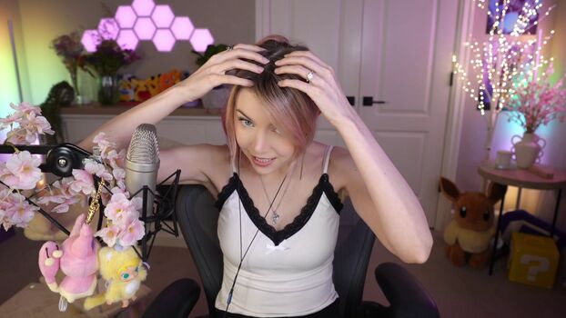 Dizzykitten image