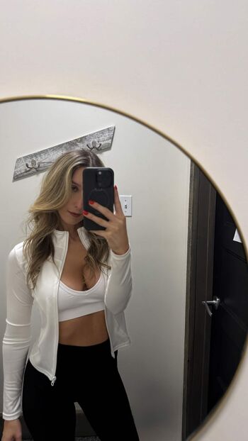 Djmissshelton 1 image