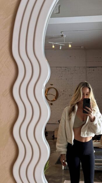 Djmissshelton 1 image