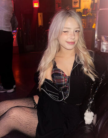Dollblush image