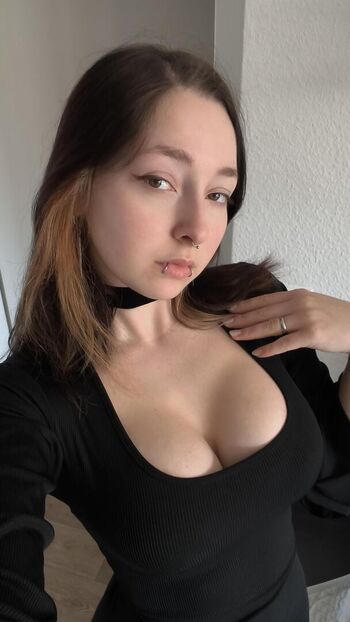Dollyyrud image