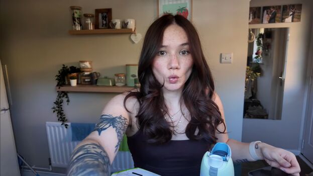 Double take reacts image