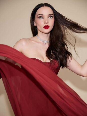 Dove cameron page 3 image