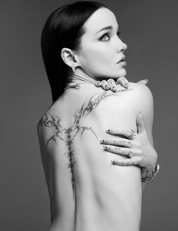 Dove cameron page 3 image