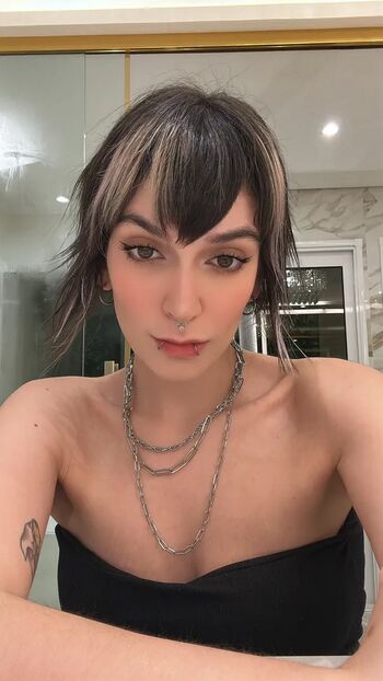 Dra sophivet image