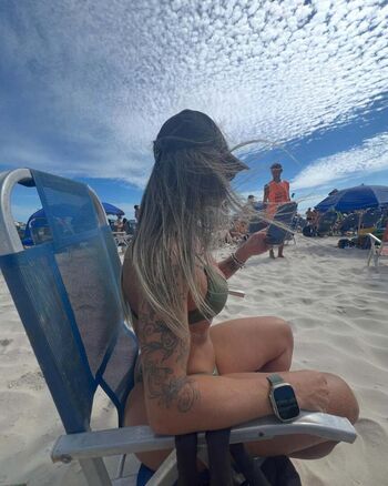 Dra thatiane oliveira image