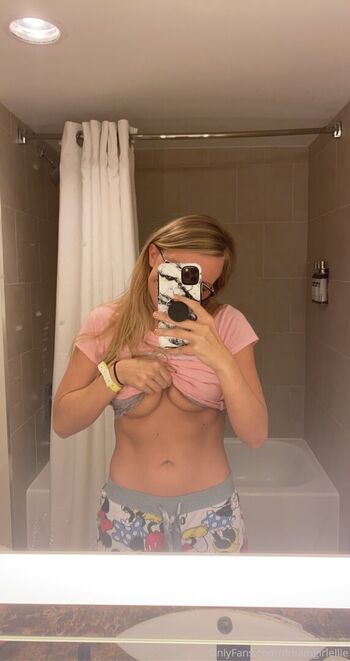 Dream girl ellie page 3 image