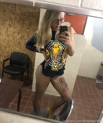 Dream girl ellie page 2 image