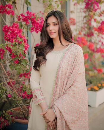 Dur e fishan saleem image