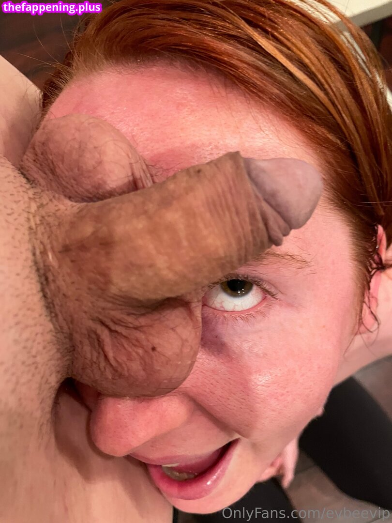 Eevee Bee / Eeveebeeshow / eevee_bee / eeveebee Nacktes OnlyFans Foto #13