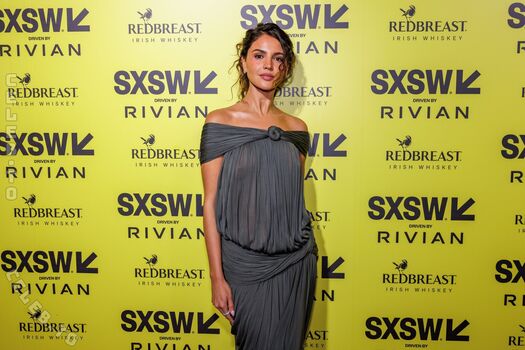 Eiza gonzalez 1 page 4 image