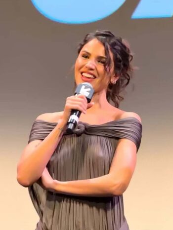 Eiza gonzalez 1 page 3 image