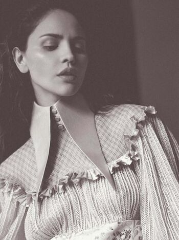 Eiza gonzalez 1 image