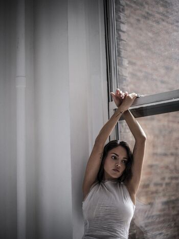 Eiza gonzalez 1 image